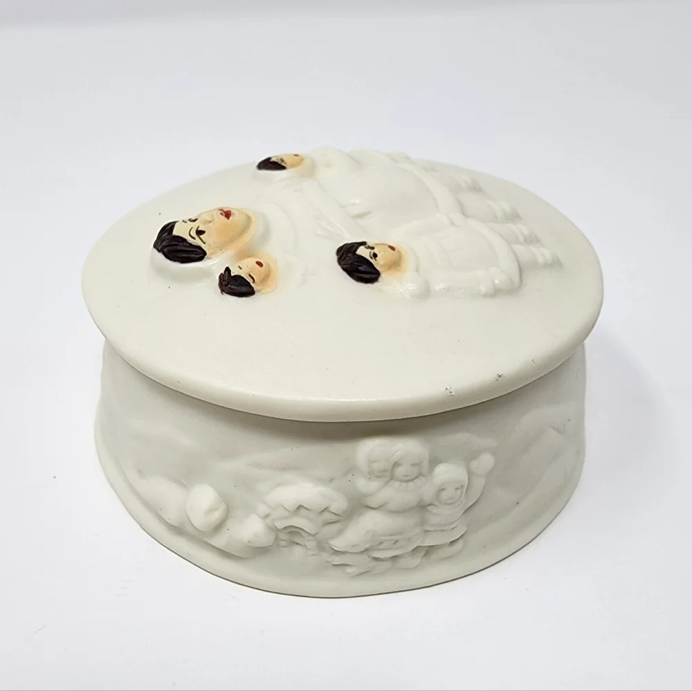 Vintage Alaska Arctic Kids Trinket Box